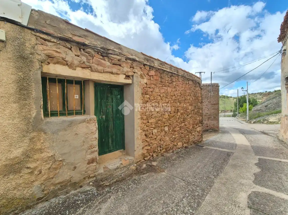 Vista exterior de Finca rústica en venda en Anguita amb Jardí privat