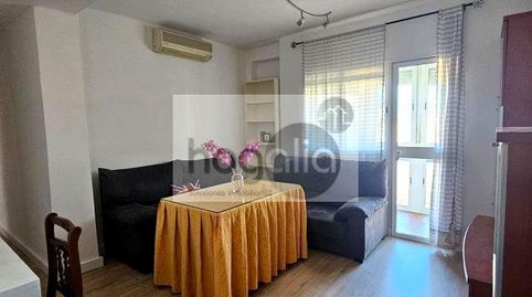 Foto 4 de Piso de alquiler en El Torrejón - El Cerezo, Sevilla Capital