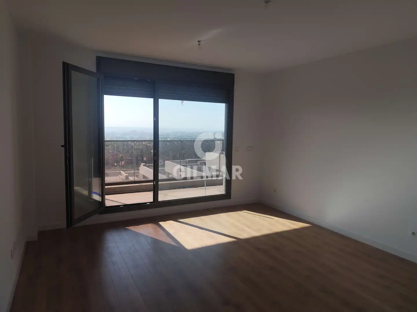 Habitación de Piso de alquiler en Tomares con Calefacción, Jardín privado y Trastero