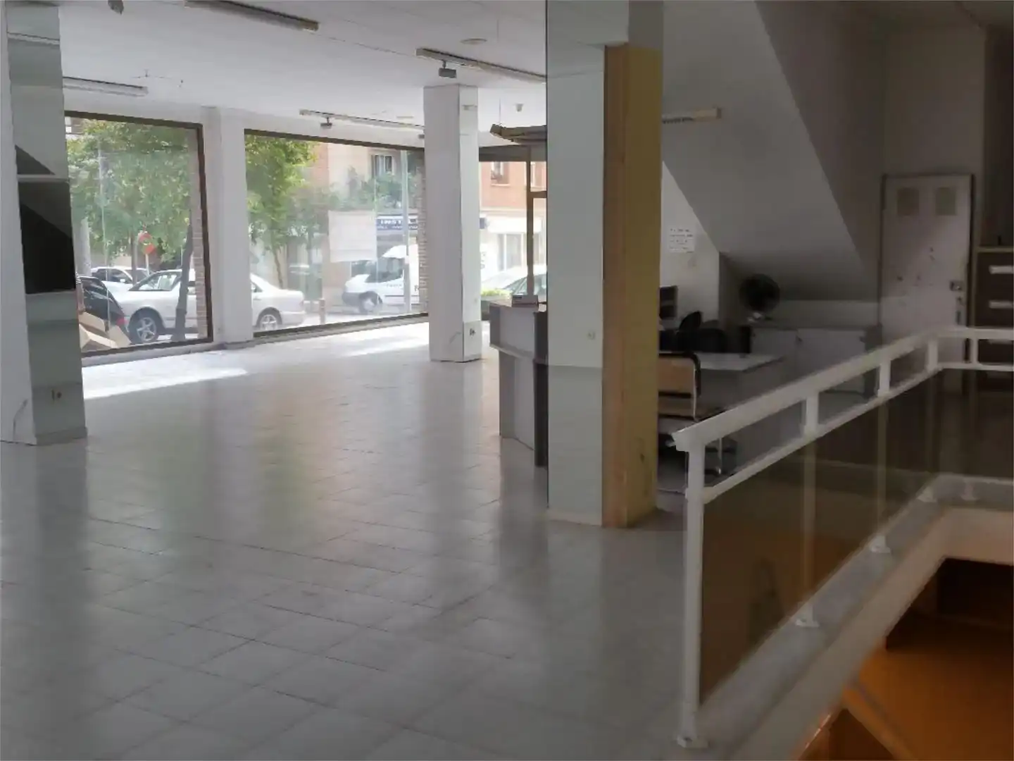 Commercial properties for rent in Roses  with Air Conditioner