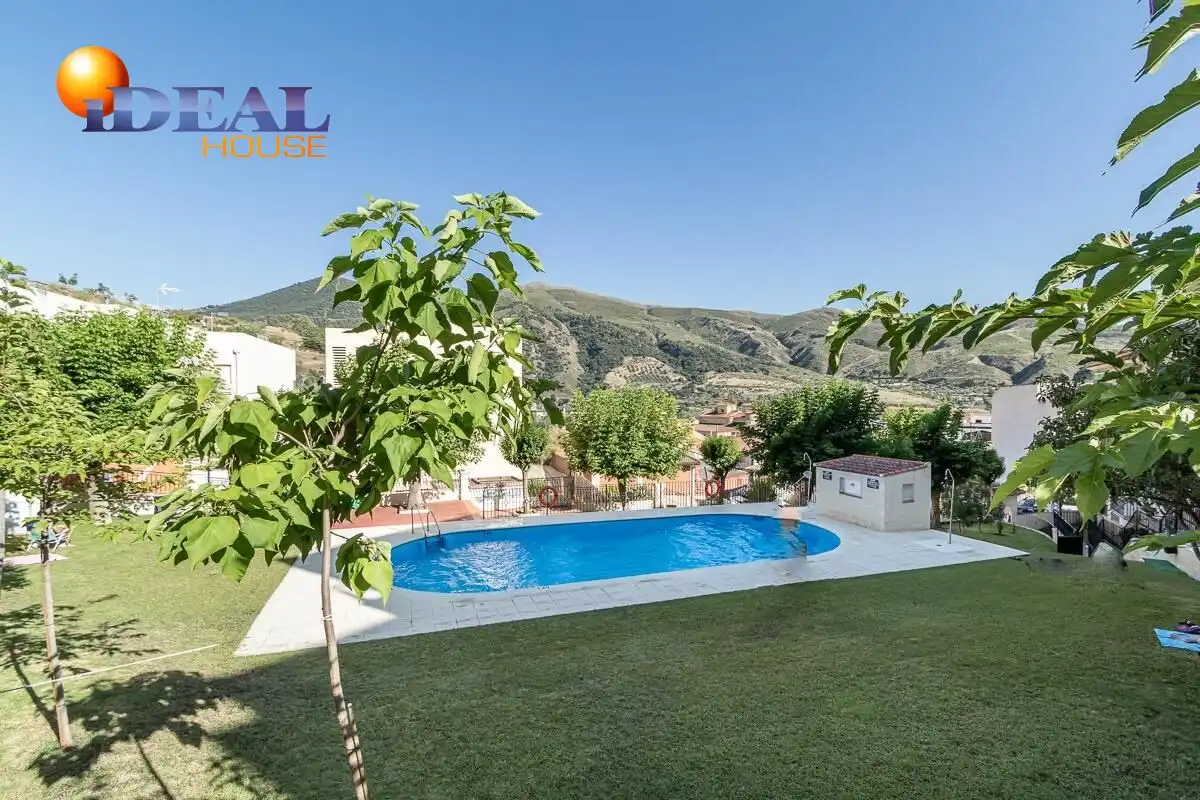 Pis amb piscina en venda a Cenes de la Vega