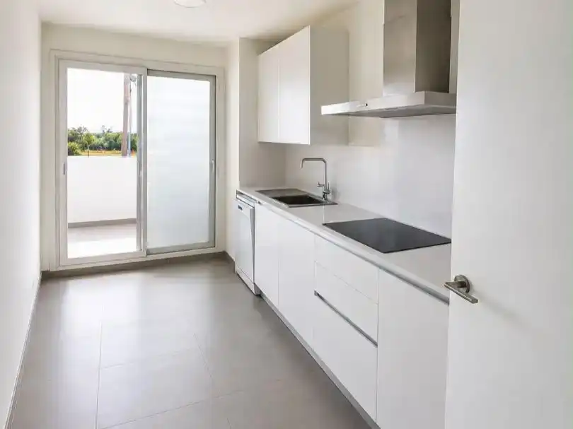 Küche von Wohnung zur Miete in Dos Hermanas mit Klimaanlage, Terrasse und Balkon