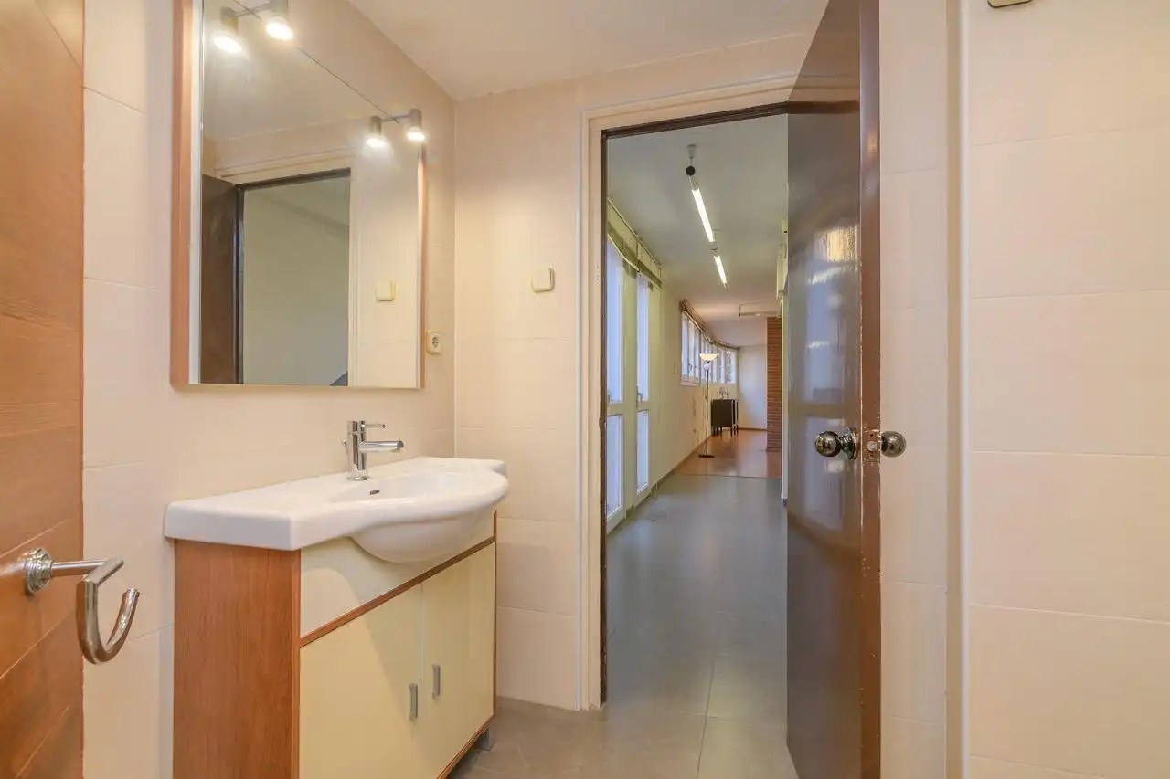 Office space with lift for sale in Passeig de la República, imagen 9