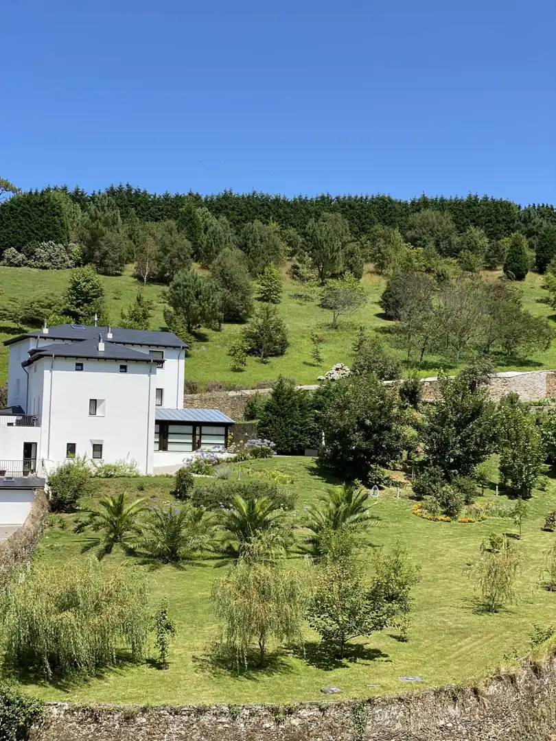 Edificio en venta en Luarca - Camino de Portizuelo, Valdés - Luarca