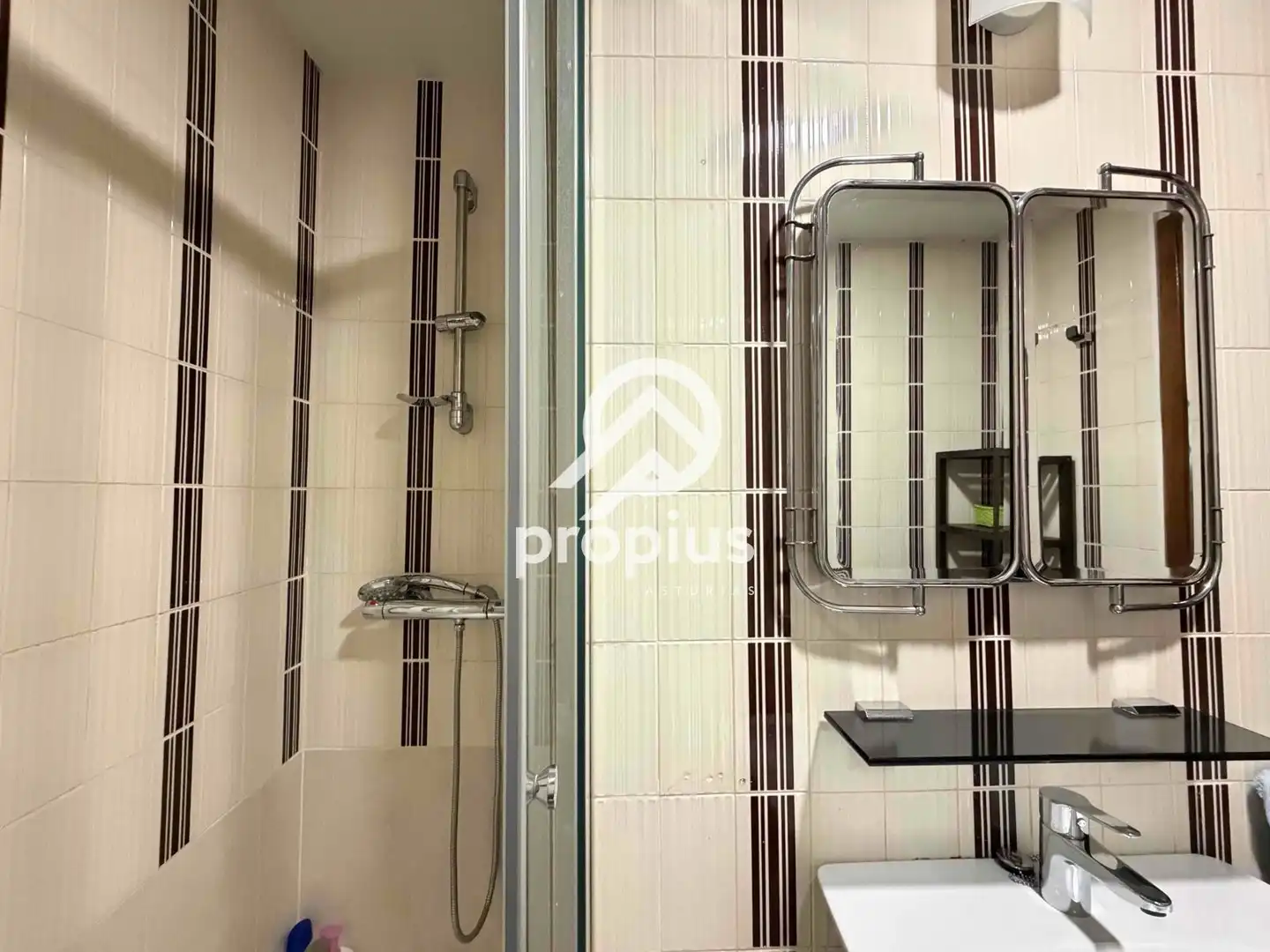 Baño de Piso en venta en Hoyo de Manzanares con Calefacción, Parquet y Terraza