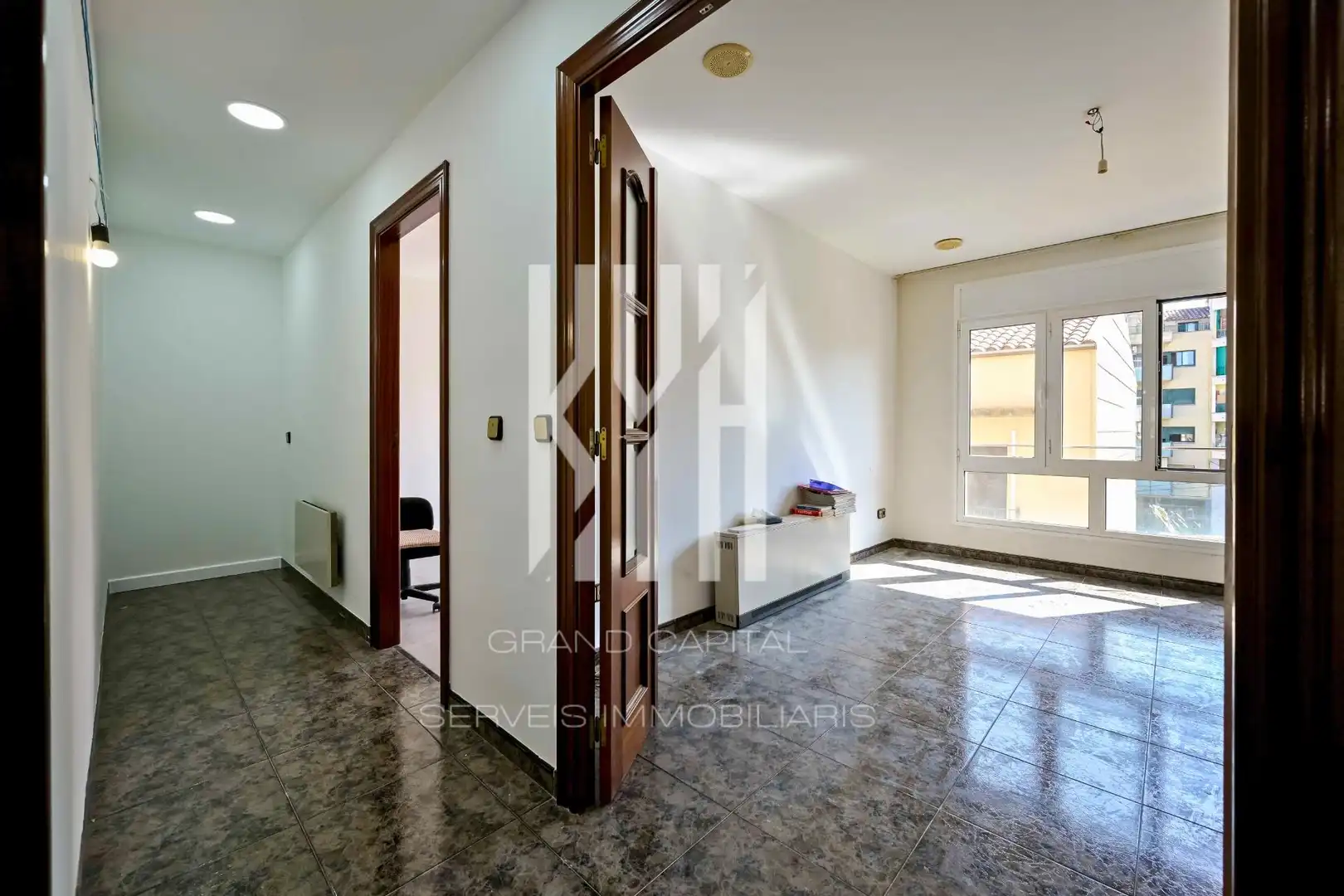 Flat for sale in Salt  with Balcony