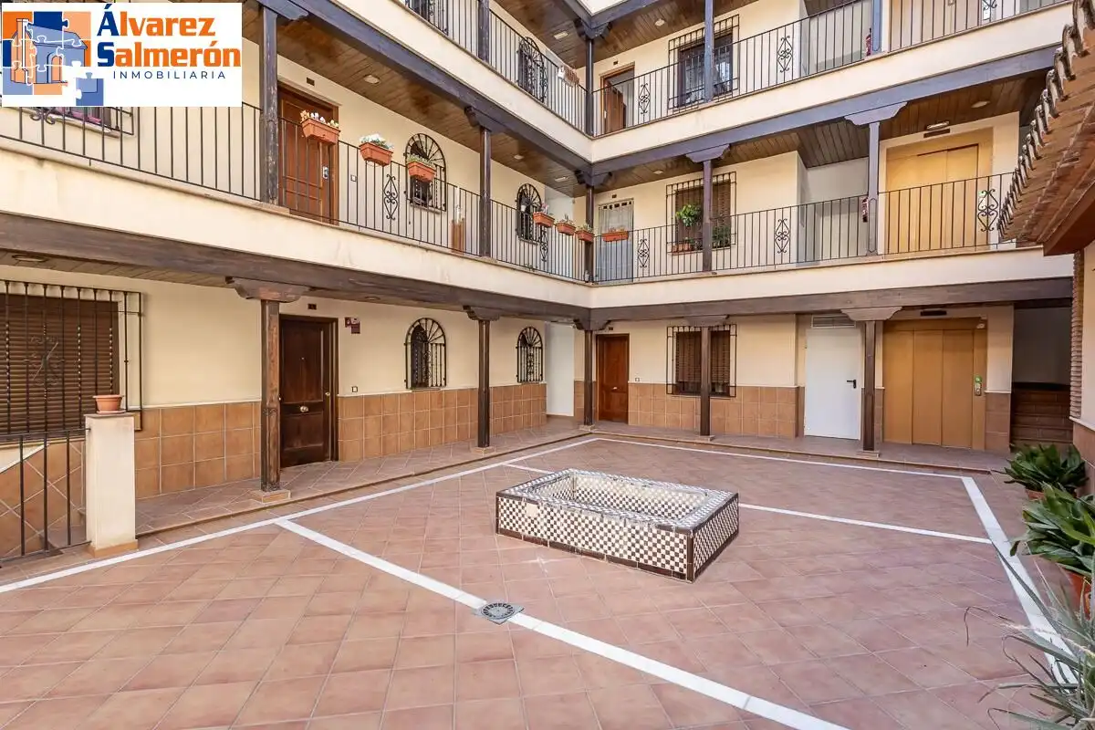 Exterior view of Flat for sale in La Zubia  with Air Conditioner and Storage room