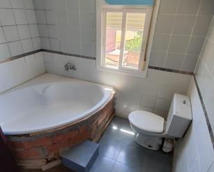 Bathroom of House or chalet for sale in Tortosa