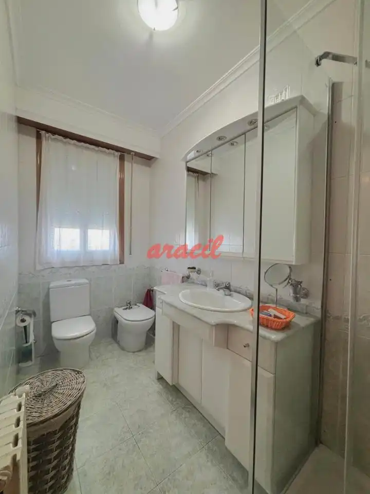Chalet con terraza en venta en Toén, imagen 33