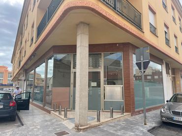 Locale commerciale in vendita a Calle Extramuros 1