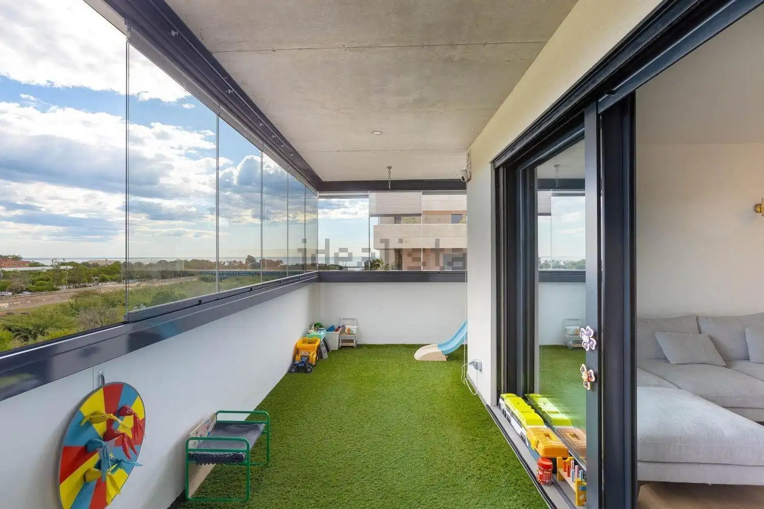 Terrasse von Dachboden zur Miete in Sant Adrià de Besòs mit Klimaanlage, Heizung und Privatgarten