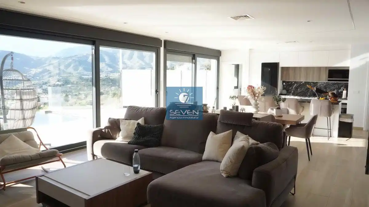 Villa con piscina in vendita a La Herradura, imagen 9