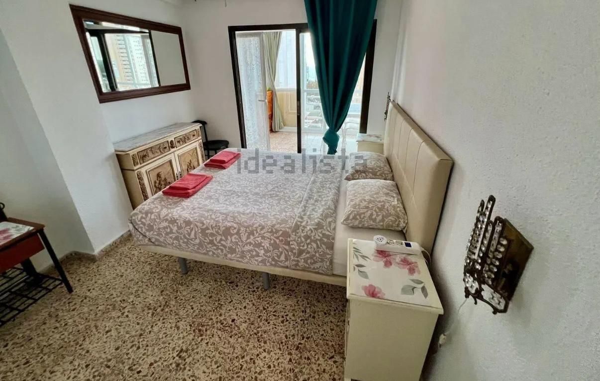 Dormitori de Apartament en venda en Benidorm amb Aire condicionat