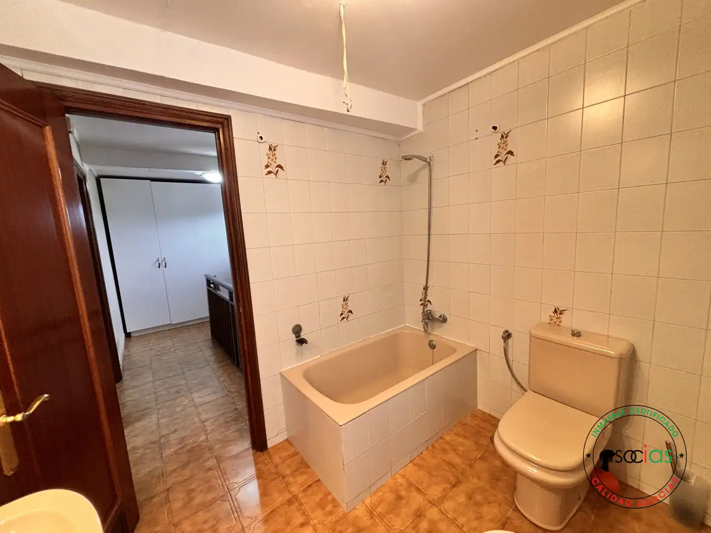 Badezimmer von Einfamilien-Reihenhaus zum Verkauf in Ribadeo mit Heizung und Abstellraum