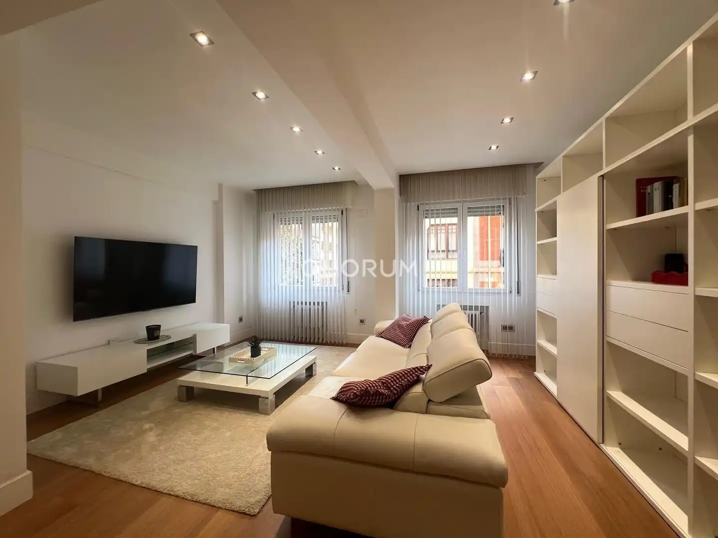 Living room of Flat for rent in Bilbao   with Heating and Furnished