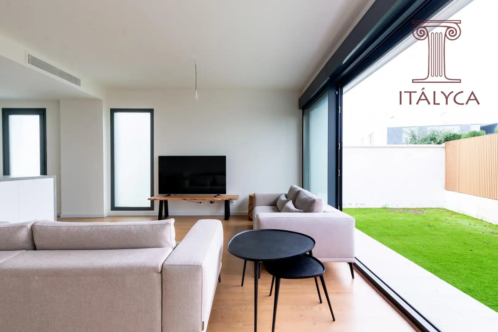Living room of Detached homes for sale in Mairena del Aljarafe  with Heating, Private garden and Terrace