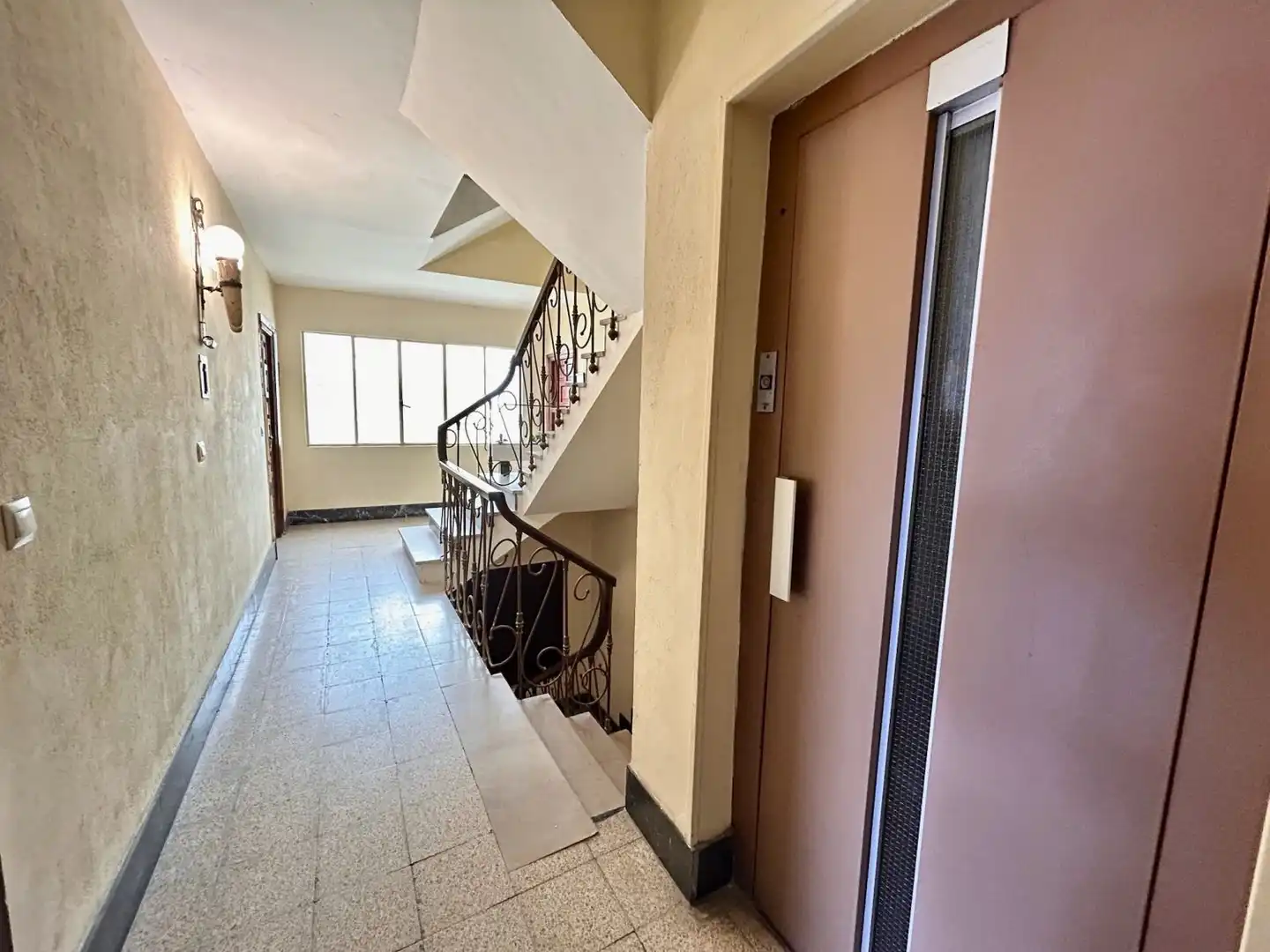 Wohnung zum Verkauf in Laredo mit Heizung, Terrasse und Möbliert