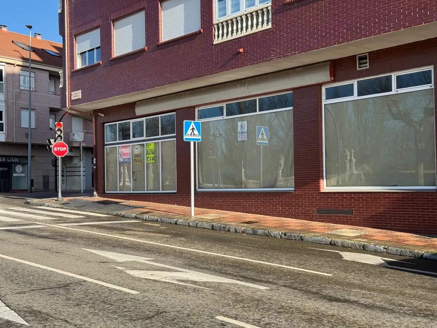 Locale commerciale in affitto a Avenida de San Froilán 1, imagen 2