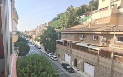 Vista exterior de Pis en venda en  Granada Capital amb Terrassa i Balcó