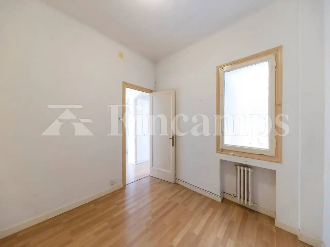 Dormitori de Pis en venda en Sabadell amb Calefacció, Parquet i Terrassa