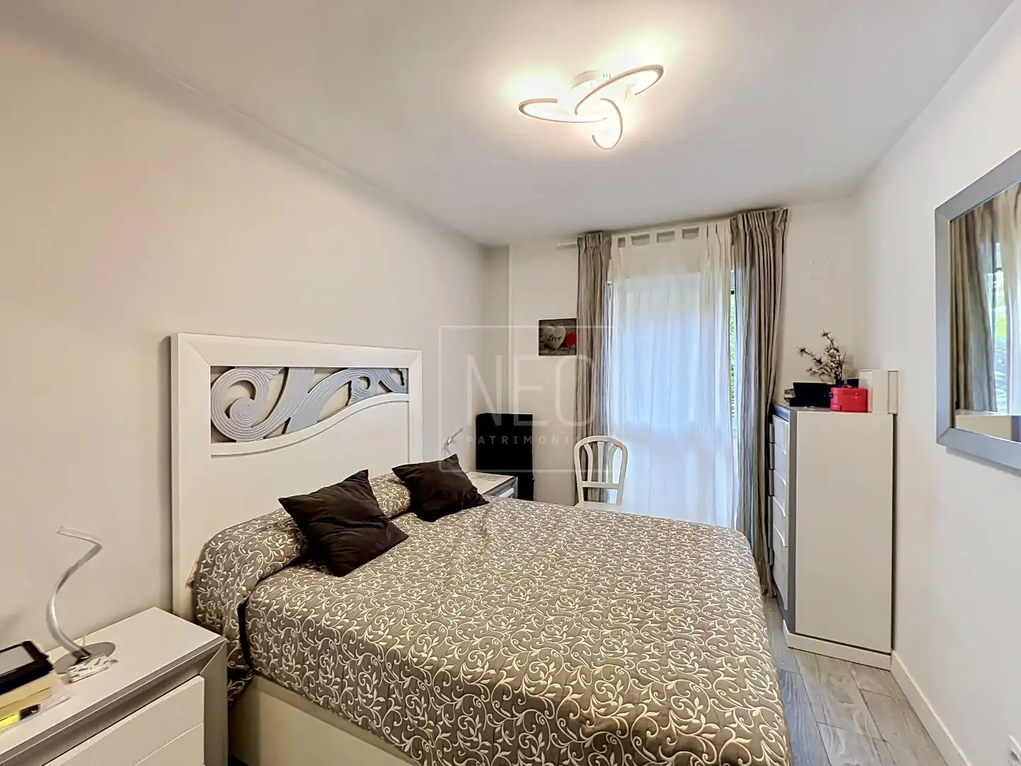 Schlafzimmer von Erdgeschoss zum Verkauf in Madrid mit Abstellraum