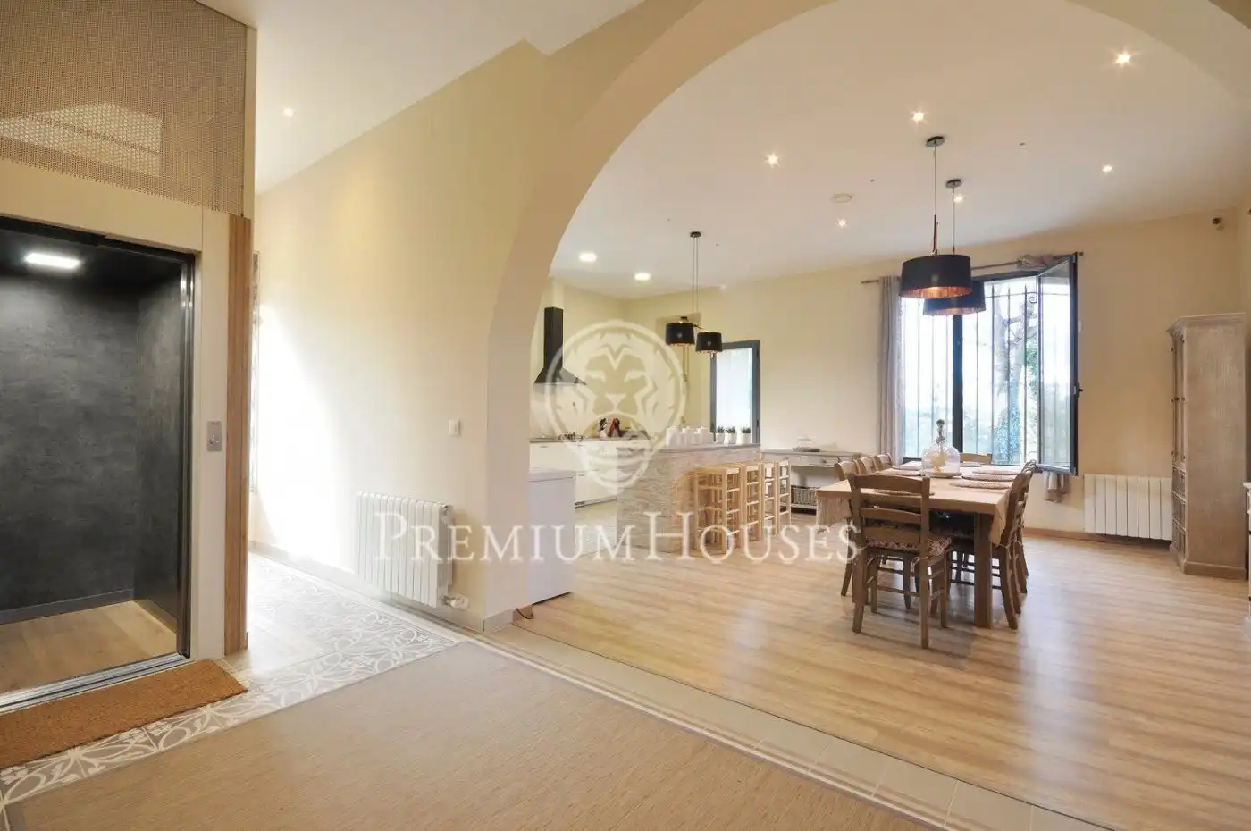 Casa amb terrassa en venda a Llinars del Vallès, imagen 4