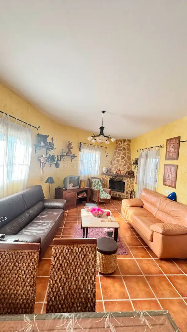 Sala d'estar de Finca rústica en venda en Orihuela amb Jardí privat, Terrassa i Piscina