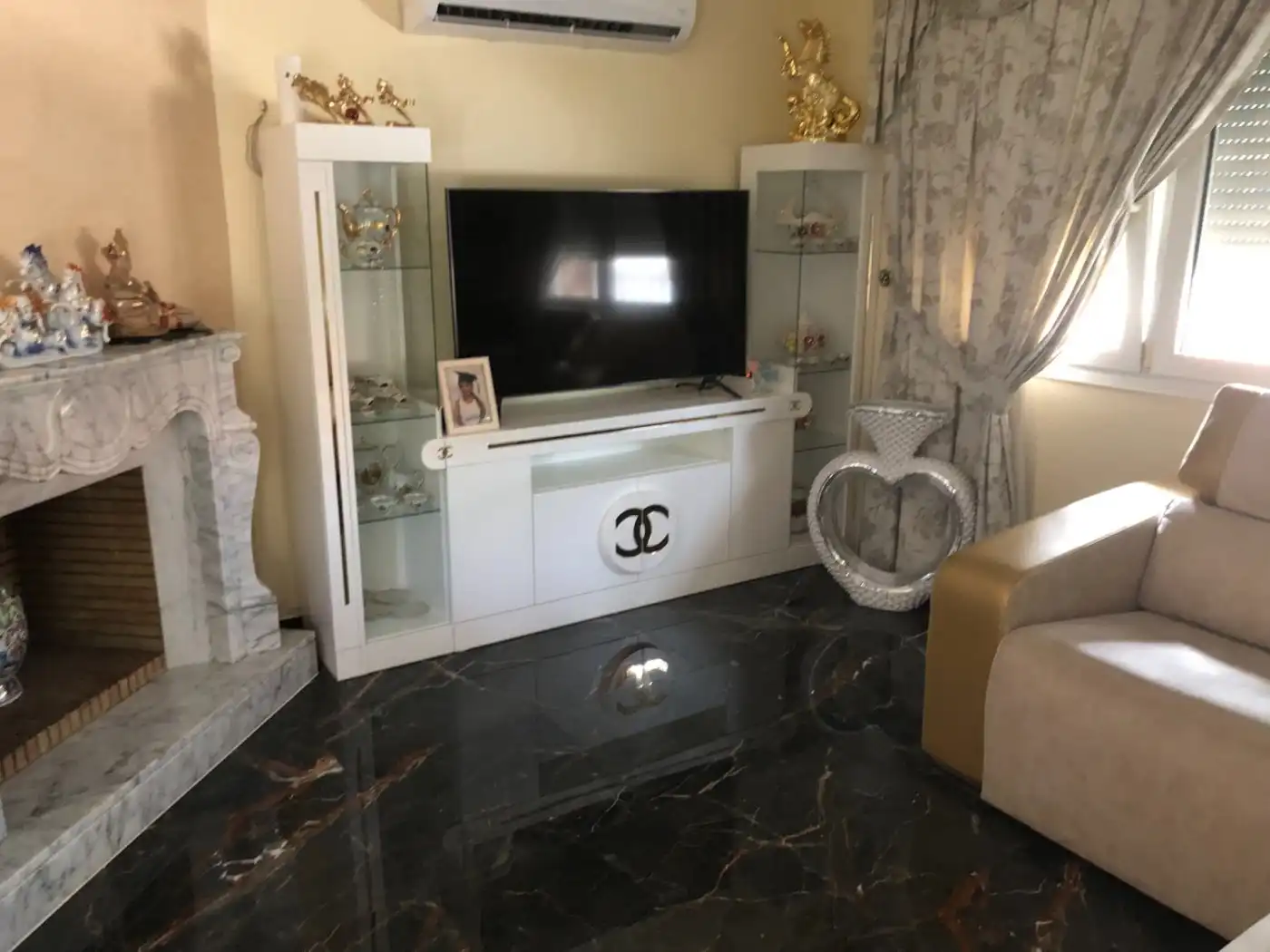 Sala de estar de Casa o chalet en venta en Martorell con Aire acondicionado, Calefacción y Jardín privado