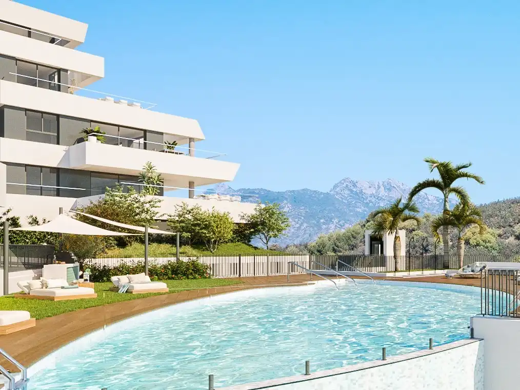 Ático con piscina en venta en Milla de Oro