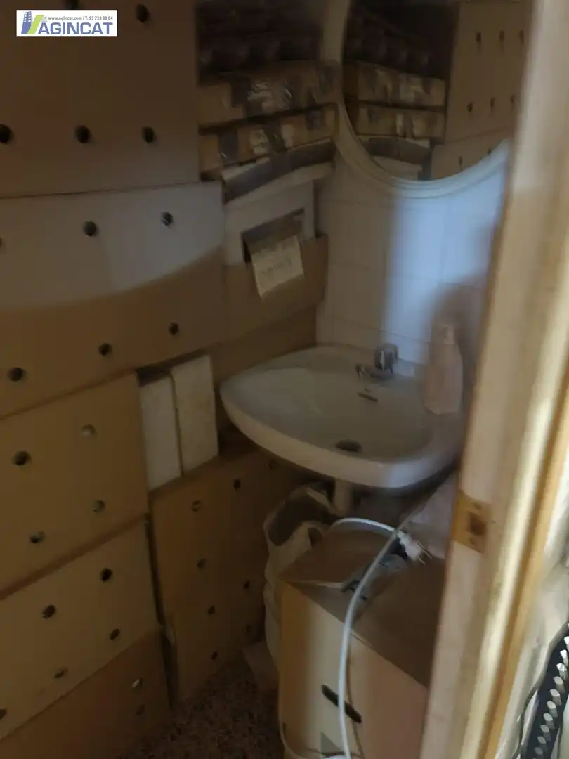 Bathroom of Commercial properties for sale in Sabadell