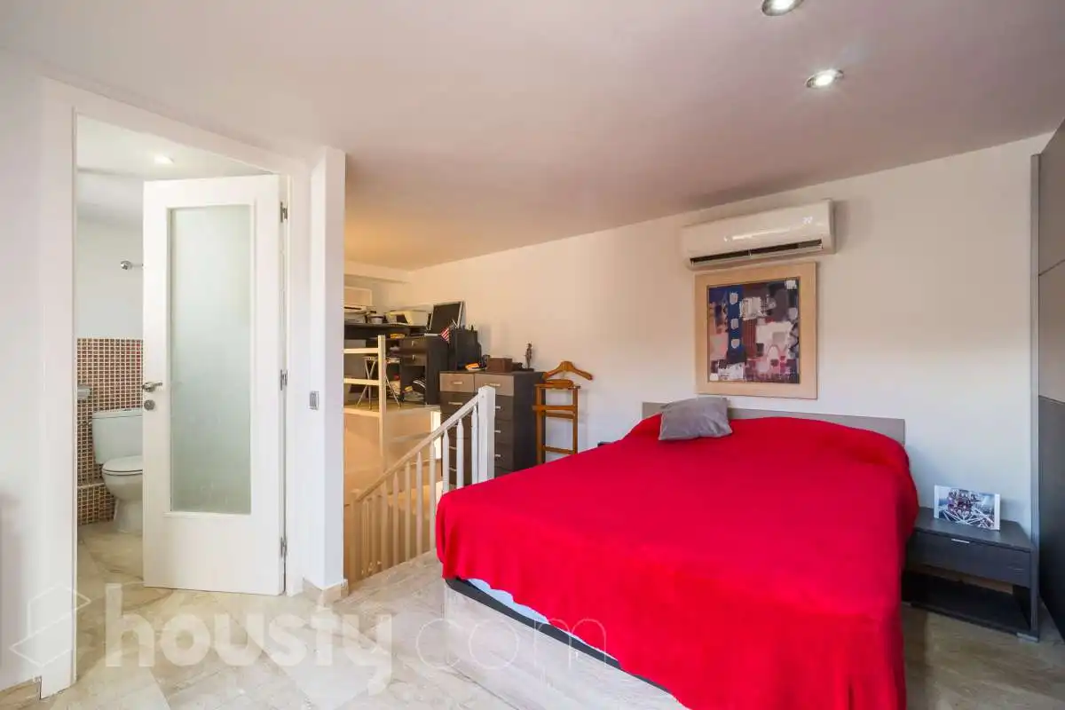 Habitación de Dúplex en venta en Badalona con Terraza