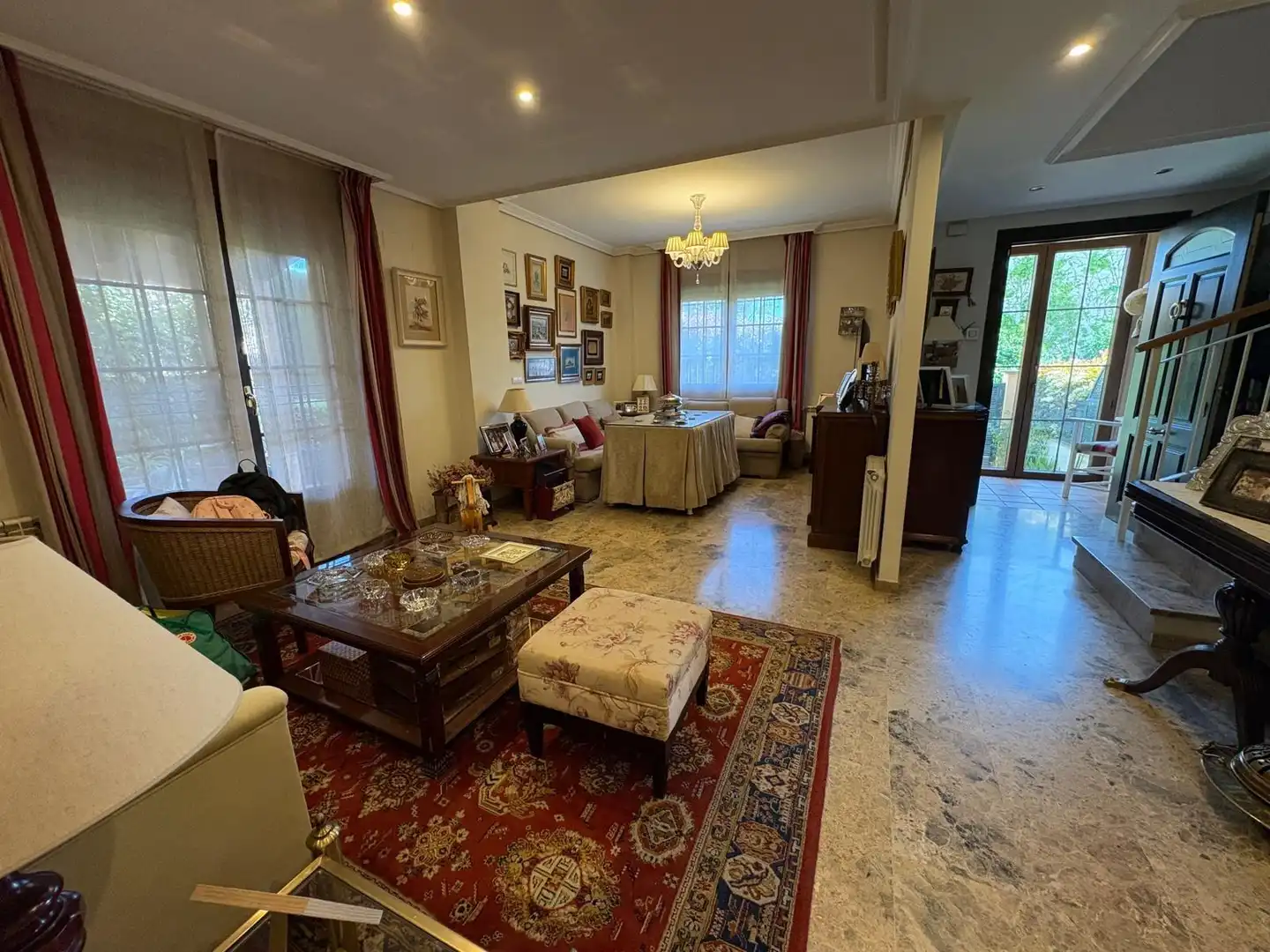 Sala d'estar de Casa adosada en venda en Córdoba amb Aire condicionat, Calefacció i Jardí privat