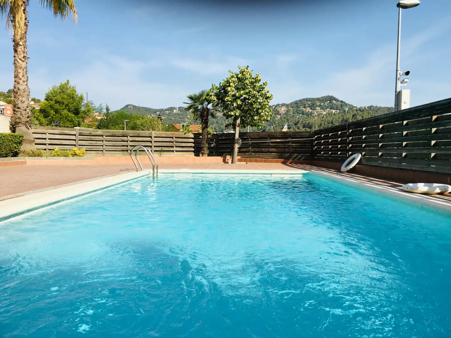 Piscina de Pis de lloguer en Corbera de Llobregat, Barcelona