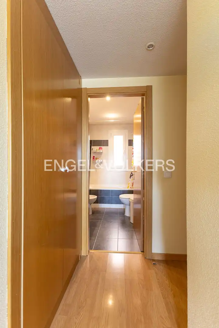 Flat for sale in Madrid  with Air Conditioner, Heating and Storage room