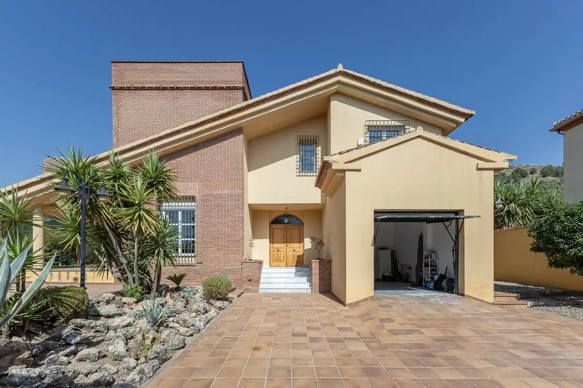 Vista exterior de Casa o chalet en venta en Albolote con Calefacción, Jardín privado y Terraza