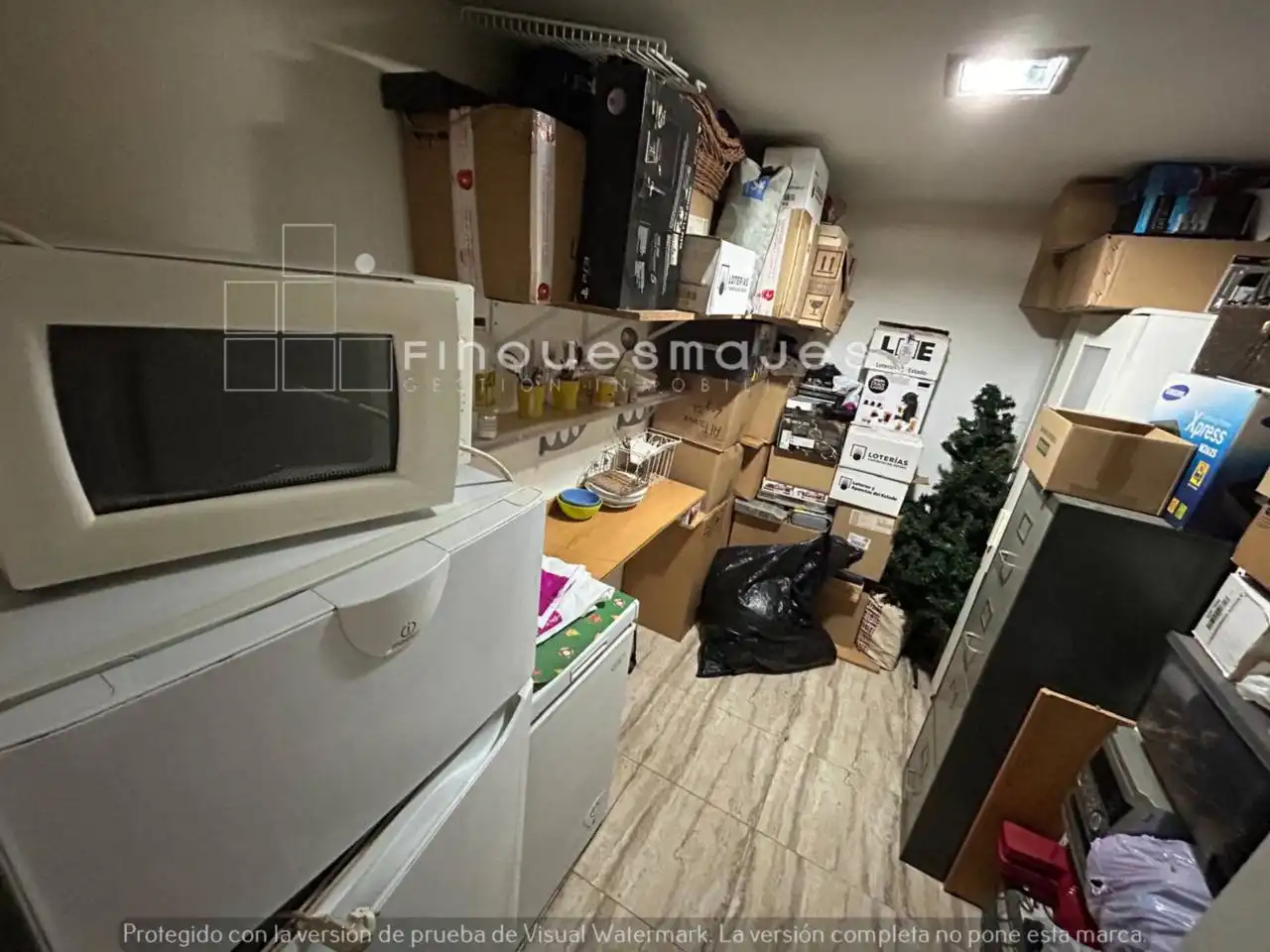 Local en venta en L'Hospitalet de Llobregat con Aire acondicionado