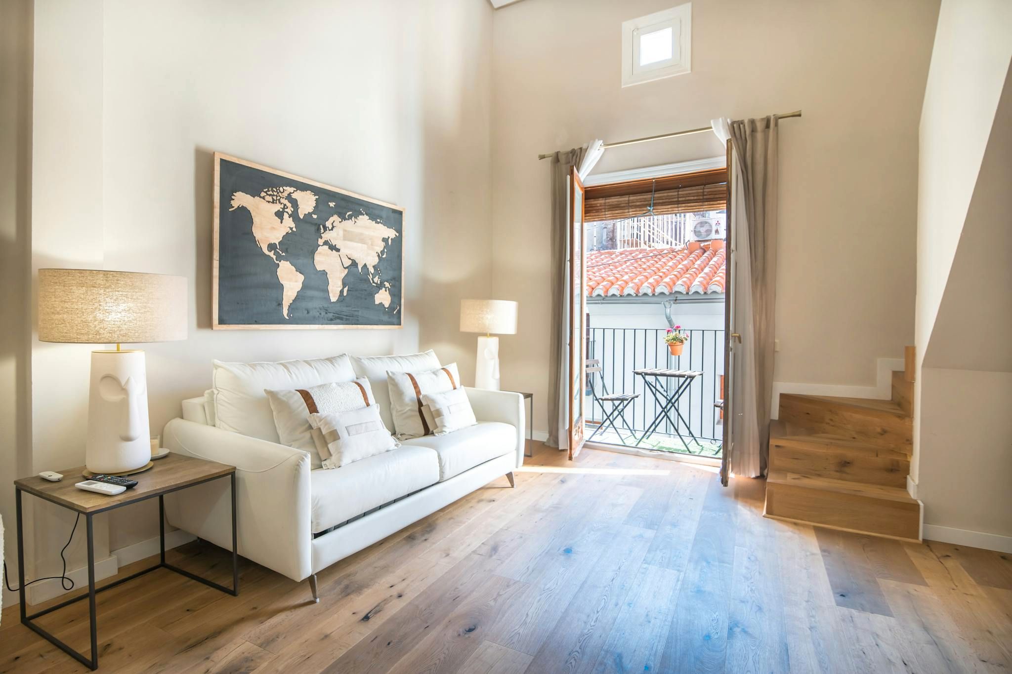 Sala de estar de Piso de alquiler en  Valencia Capital con Aire acondicionado, Calefacción y Jardín privado