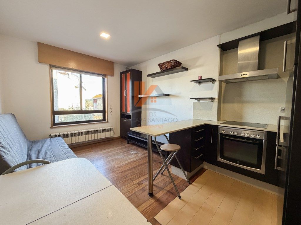 Küche von Wohnung zum Verkauf in Ames mit Ofen