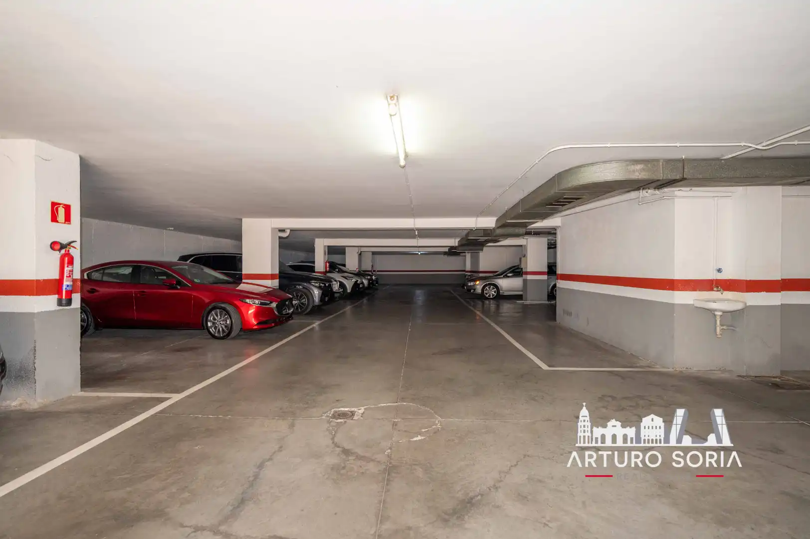 Aparcament de Dúplex en venda en Madrid amb Piscina comunitària