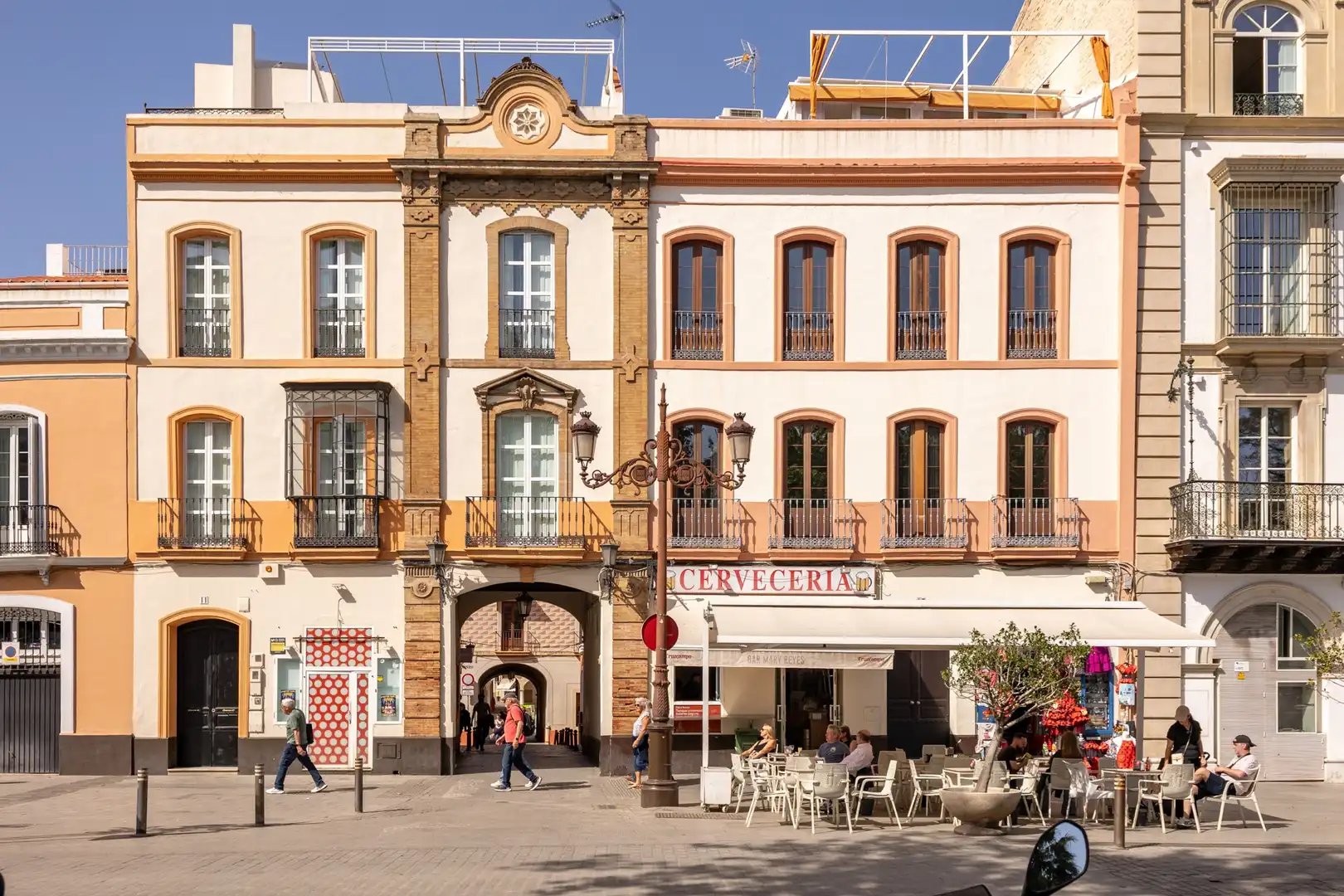 Exterior view of Flat for rent in Sevilla  with Air Conditioner and Terrace