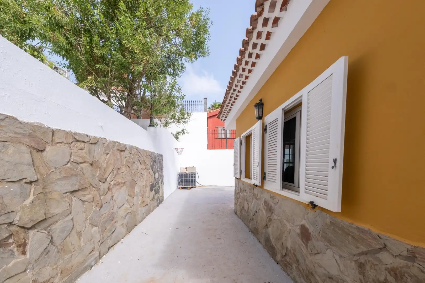 Vista exterior de Casa o xalet en venda en Santa Brígida amb Jardí privat, Terrassa i Piscina