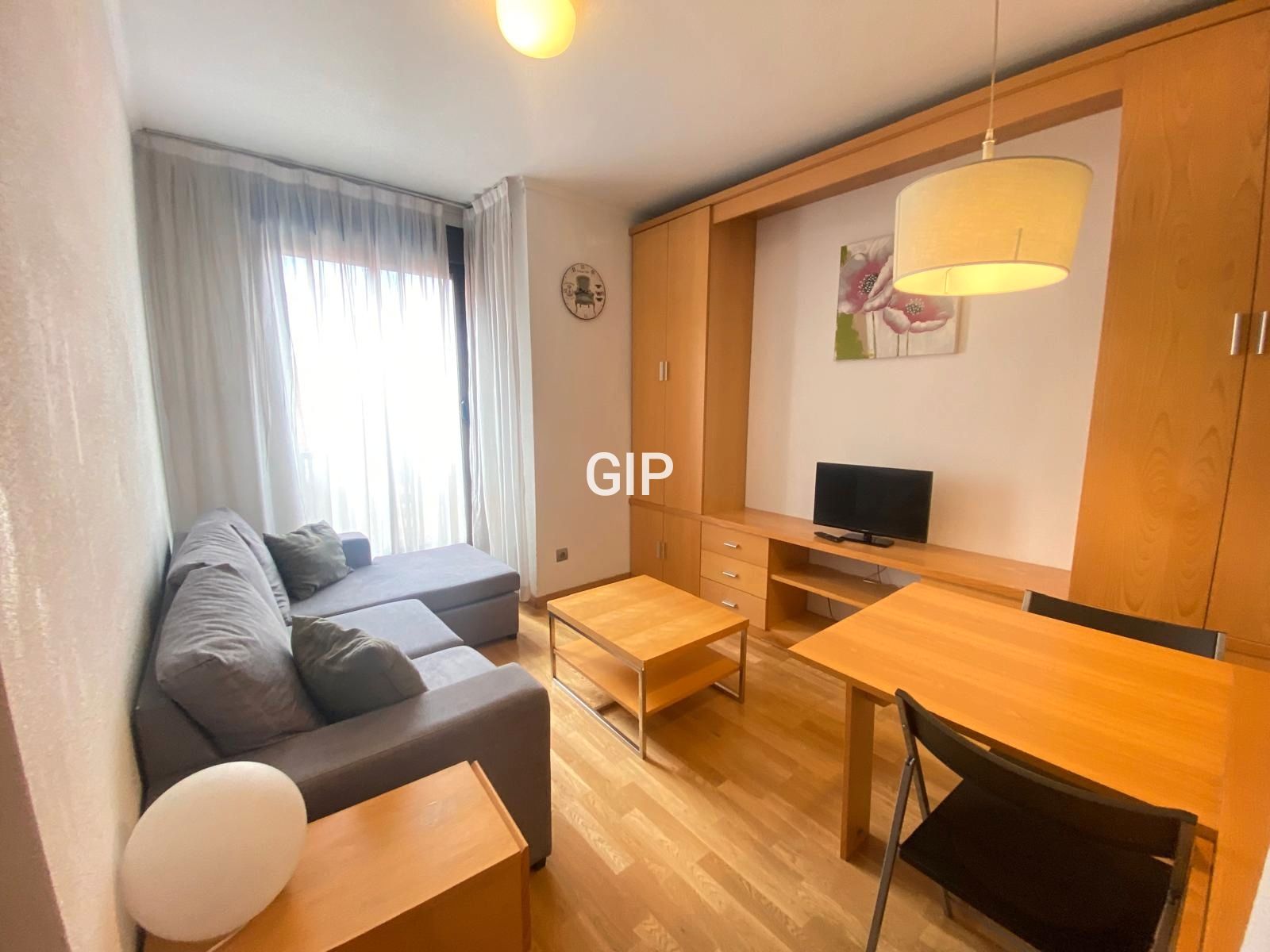 Apartament de lloguer a Calle de Samaniego, 12, Rejas