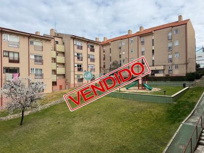 Vista exterior de Pis en venda en Segovia Capital amb Calefacció, Traster i Balcó