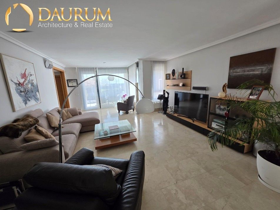 Living room of Single-family semi-detached for sale in El Escorial  with Air Conditioner, Heating and Storage room