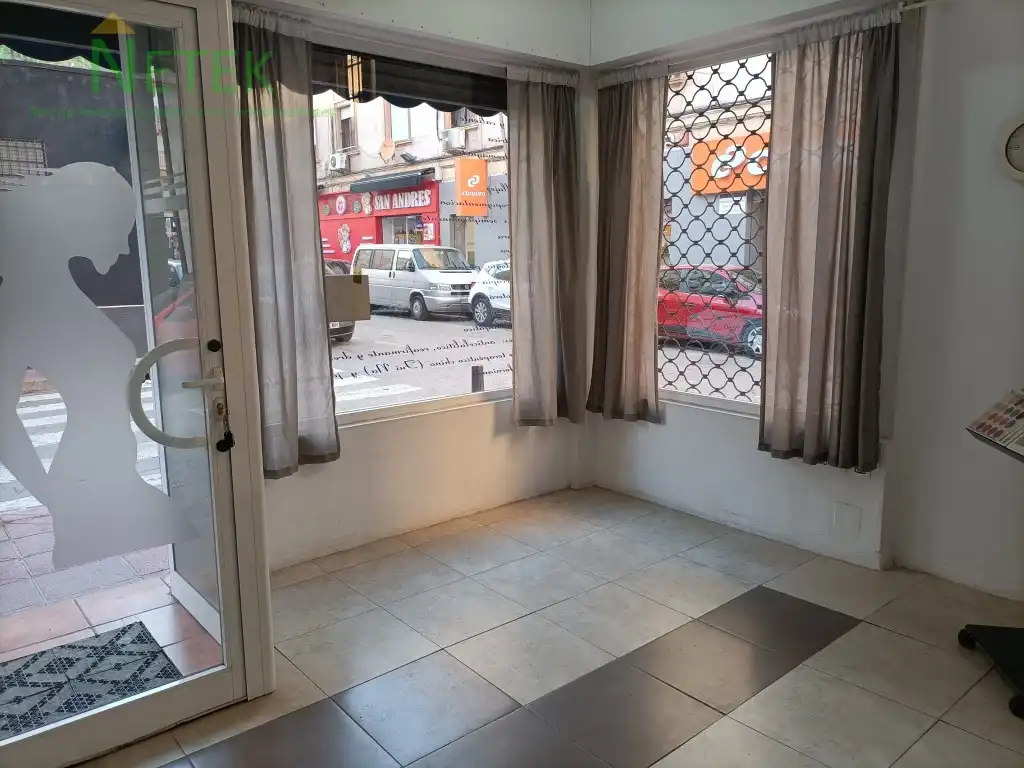 Commercial properties for sale in Calle Sierra Morena, 10, San Andrés - San Antolín