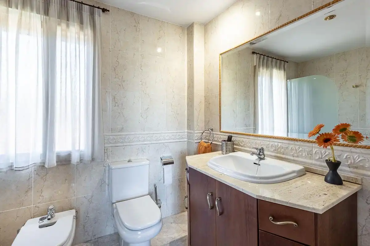 Villa con piscina in vendita a Residencial Triana - Barrio Alto, imagen 28