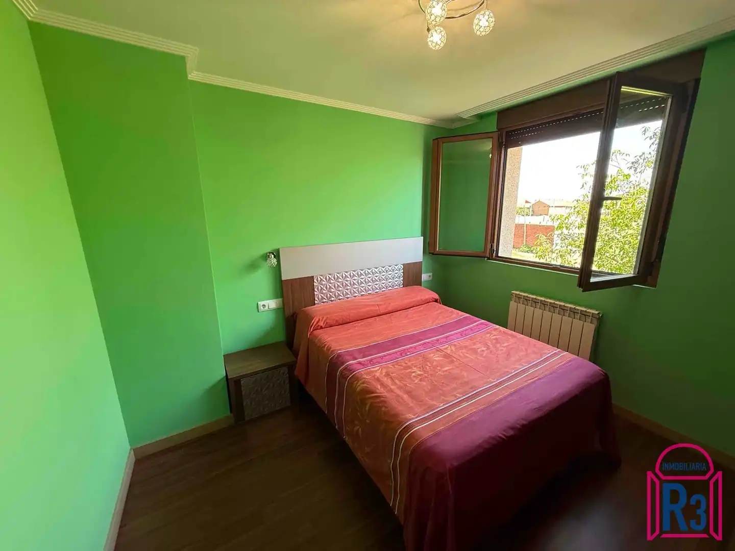Bedroom of Houses for rent in Onzonilla  with Heating and Furnished