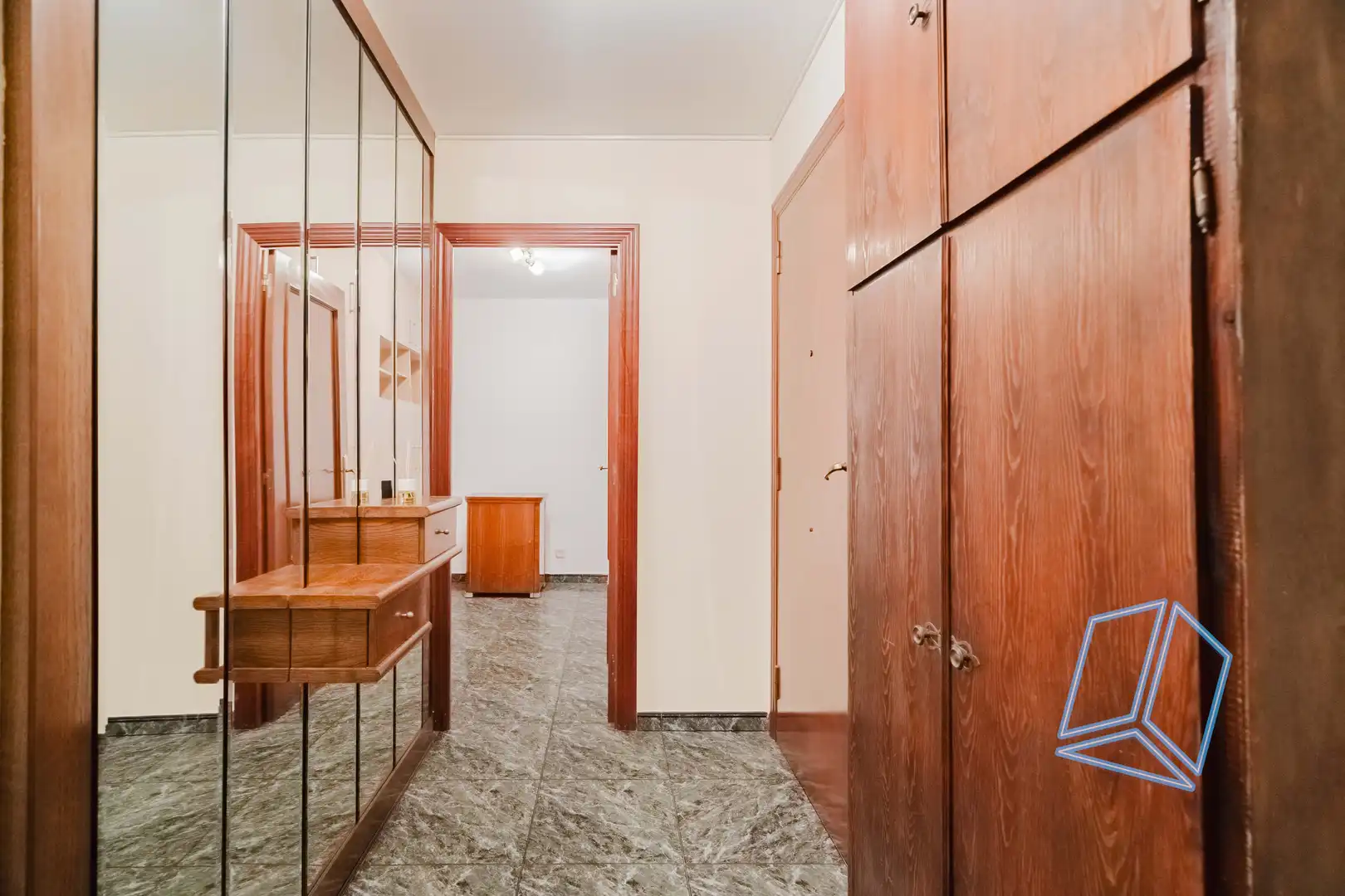 Piso en venta en L'Hospitalet de Llobregat con Balcón