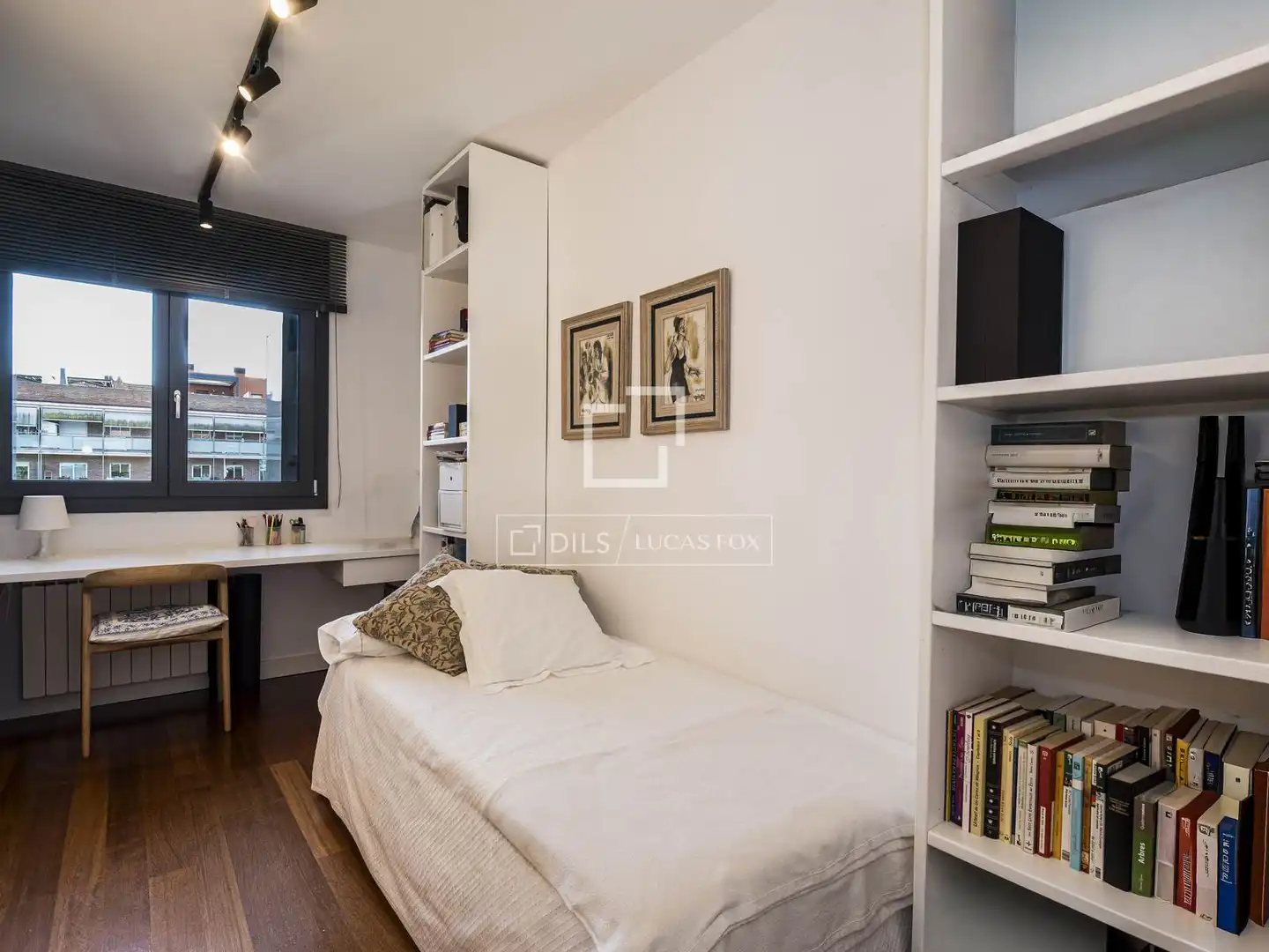 Bedroom of Flat for sale in Sant Cugat del Vallès  with Air Conditioner, Heating and Terrace