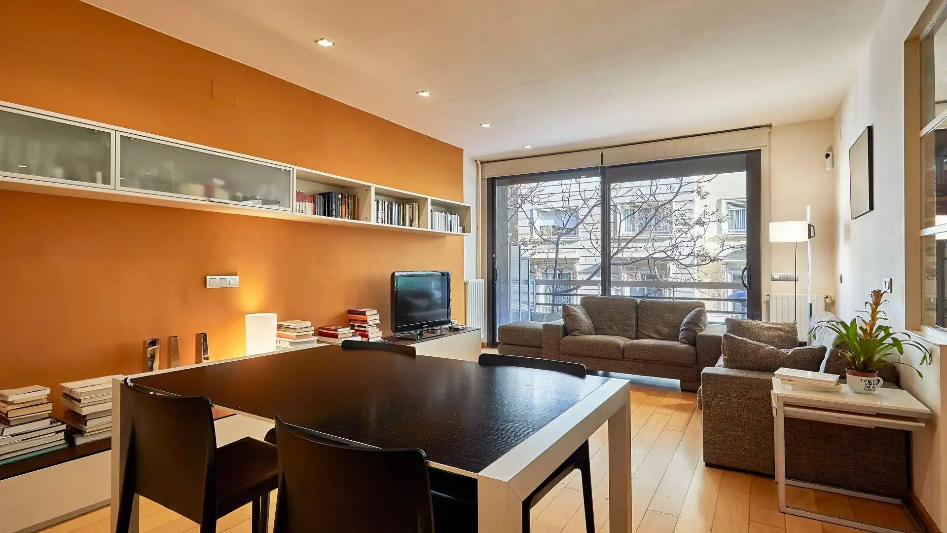 Living room of Flat for sale in  Barcelona Capital  with Air Conditioner, Terrace and Balcony